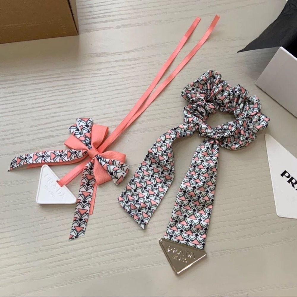 NIB Prada Dubai VIP Gift Set - Picture 5 of 13